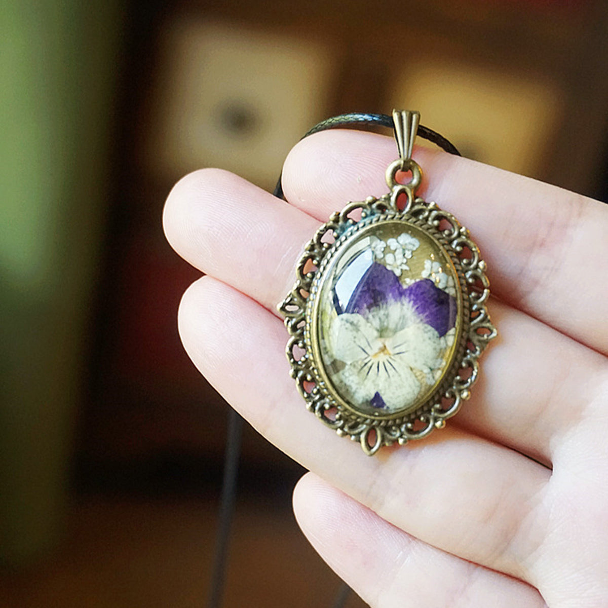 Resin Pressed Flower Necklaces - French Retro Violet & Lobelia Erinus