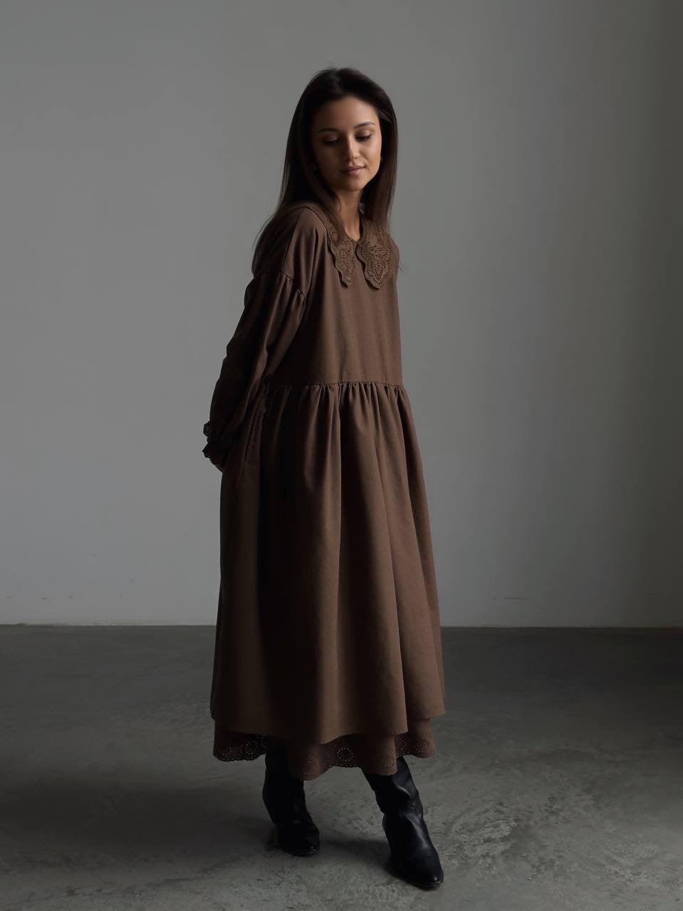 Robe Élégance Bohème en Dentelle Café