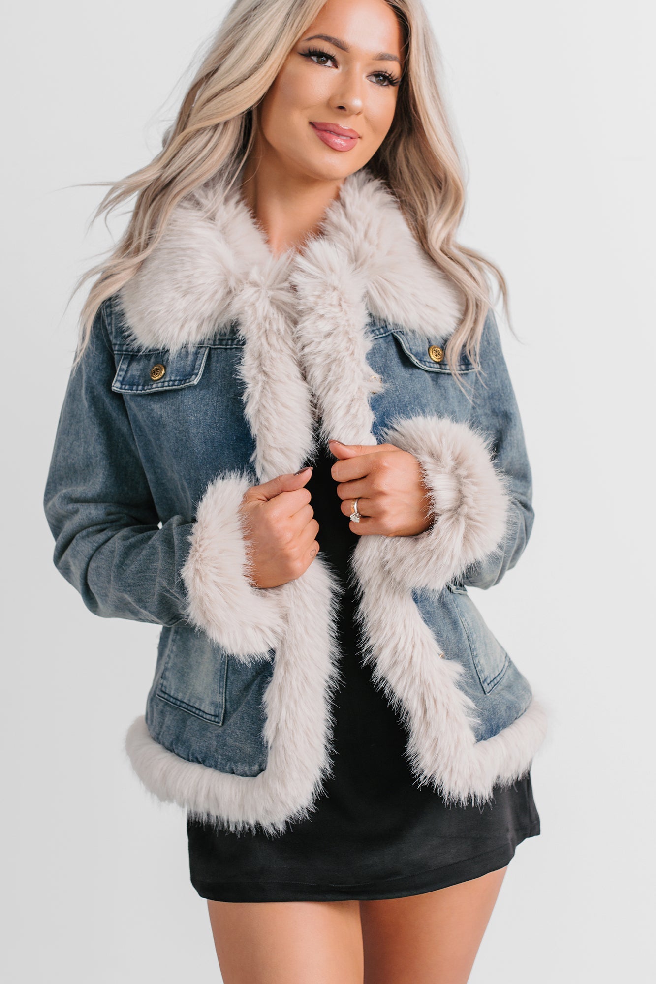 Easy Talker Faux Fur Trim Denim Coat (Denim Blue)